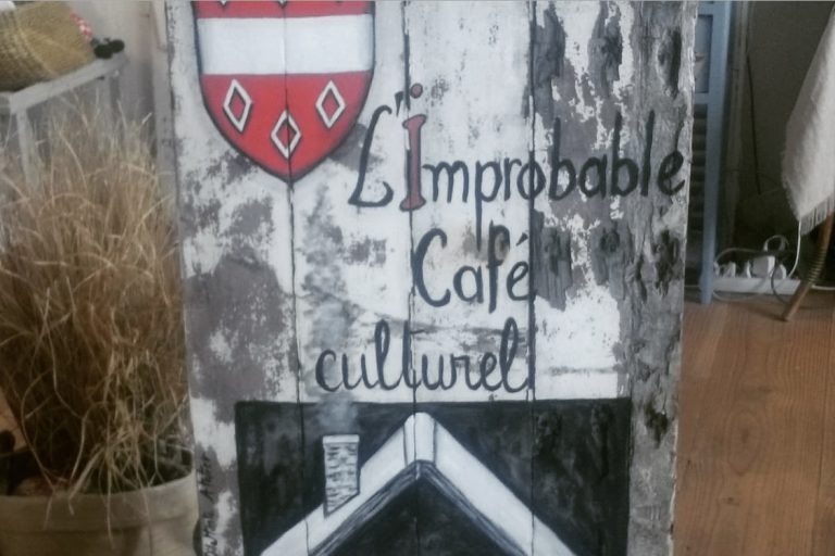 enseigne improbable café culturel